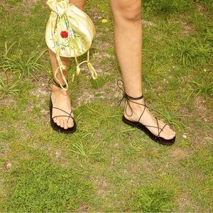 Maria Farro Aelia black leather sandal